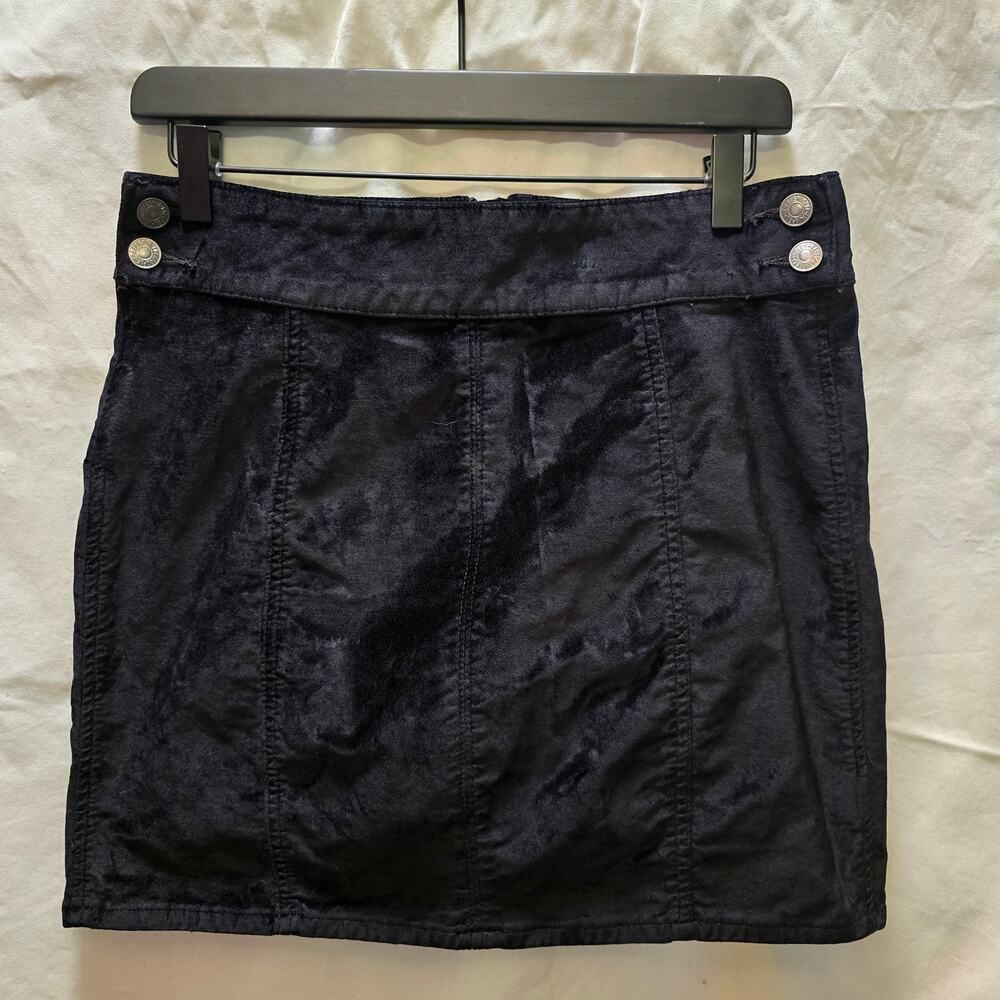 Free People black velvet mini skirt button detail stretch zip closure size 30